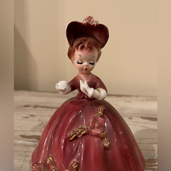 Vintage Arnart Cherchez La Femme Figurine Lady Dress /w Roses #7616 Japan 1950 - Picture 8 of 8